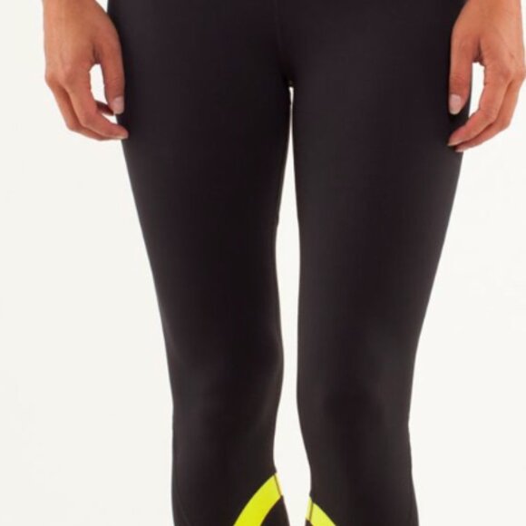 1240. Lululemon Run Inspire Crop II - Picture 8 of 8